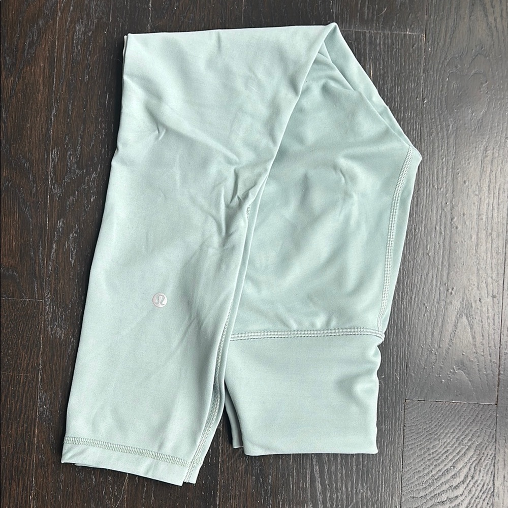 lululemon on size 4 leggings